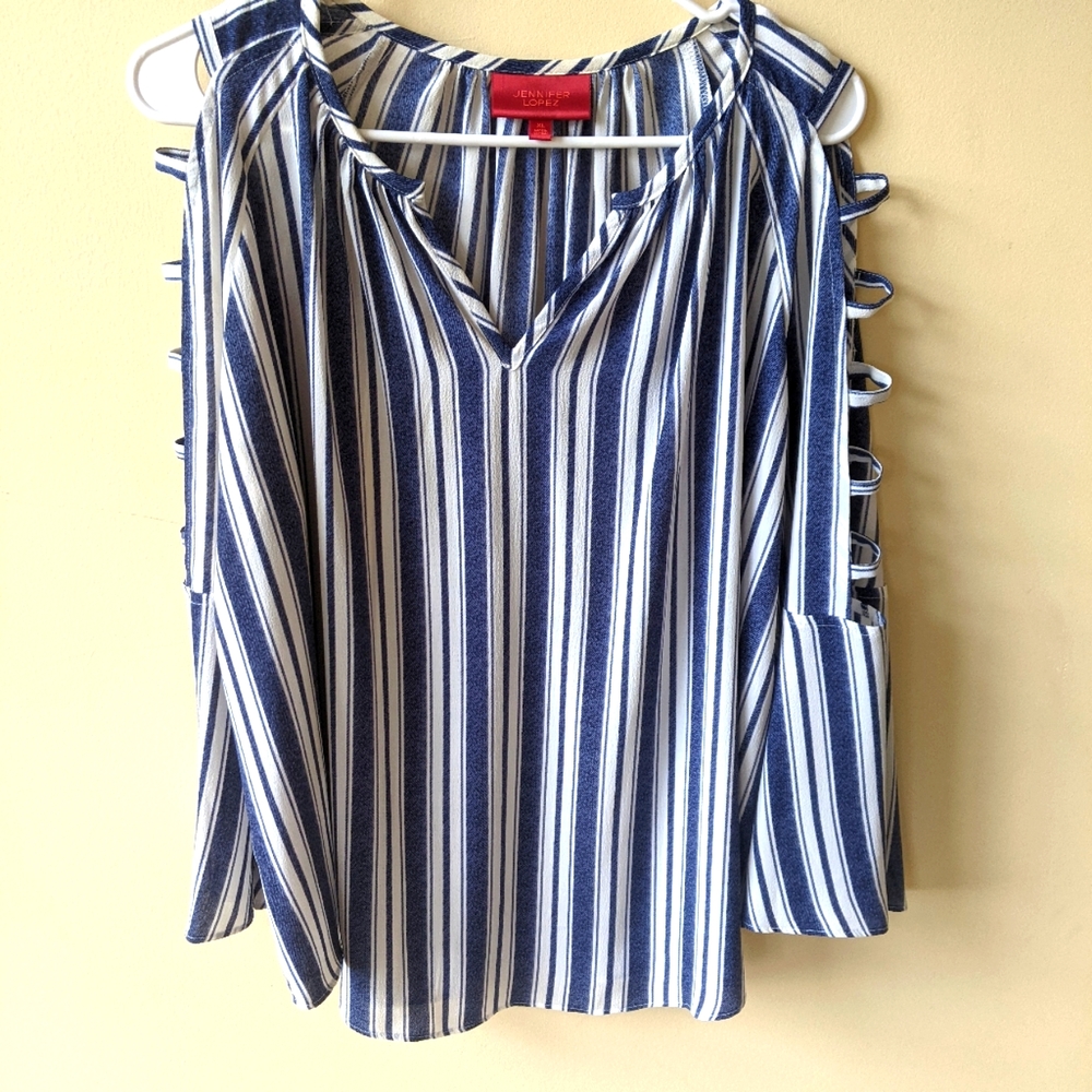 Jennifer Lopez blouse